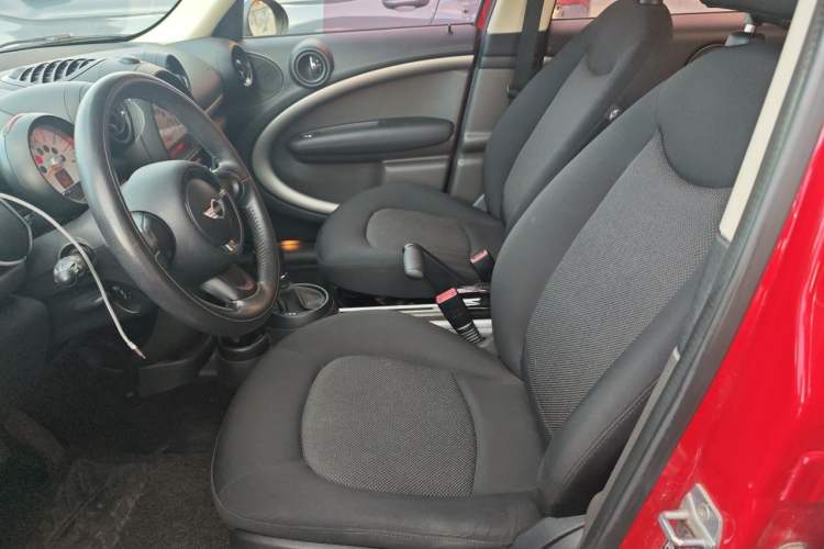 Used MINI Countryman 2011 1.6L ONE Left Front Seat