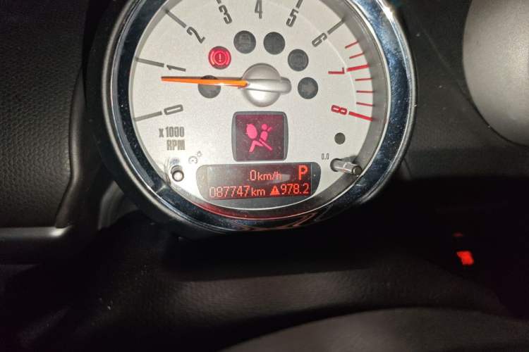 Used MINI Countryman 2011 1.6T COOPER S ALL4 Odometer Close Up
