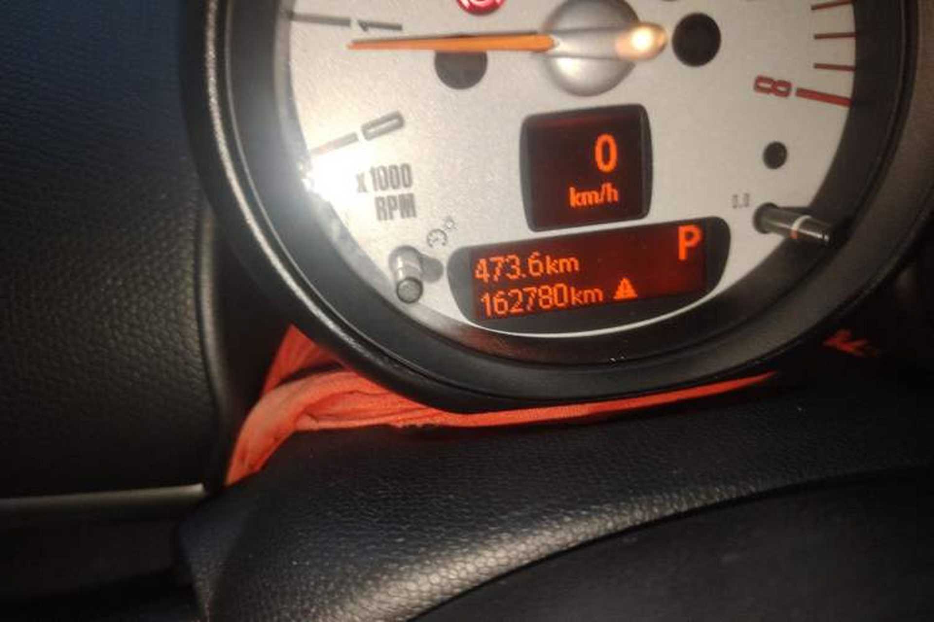 Used MINI Countryman 2011 1.6L ONE Odometer Close Up
