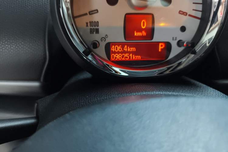 Used MINI Countryman 2011 1.6T COOPER S ALL4 Odometer Close Up