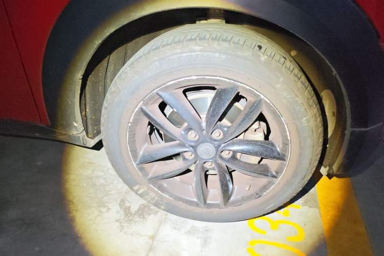 Used MINI Countryman 2011 1.6L COOPER Fun Right Front Wheel Hub