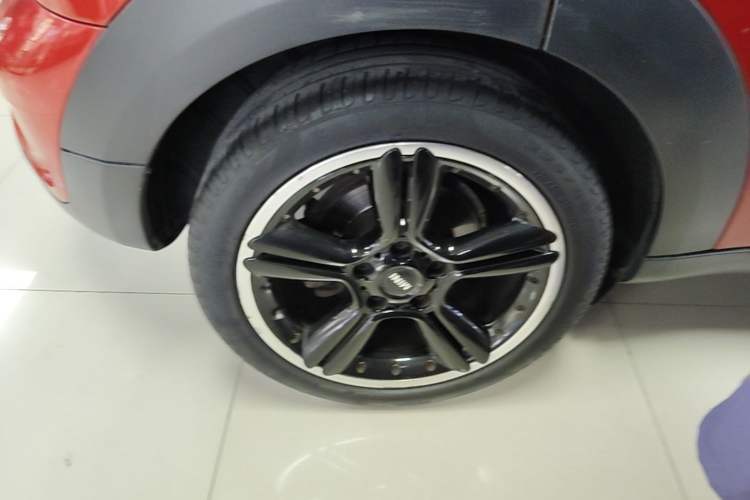 Used MINI Countryman 2011 1.6T COOPER S ALL4 5-seater model Right Rear Wheel Hub