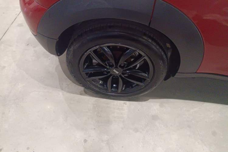 Used MINI Countryman 2011 1.6L COOPER Fun Right Rear Wheel Hub