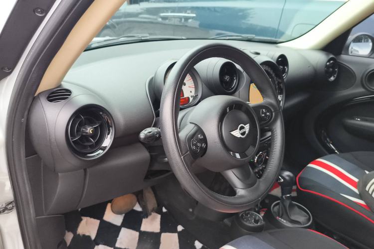 Used MINI Countryman 2011 1.6L COOPER Fun Center Console