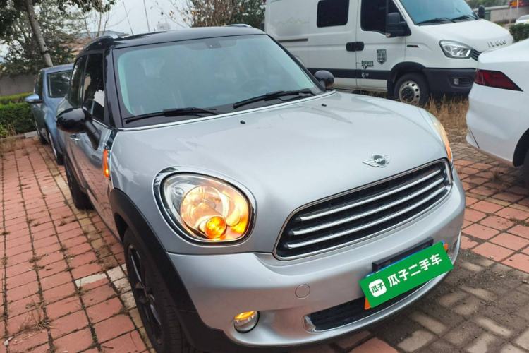 Used MINI Countryman 2011 1.6L COOPER Fun Front Right 45 Deg