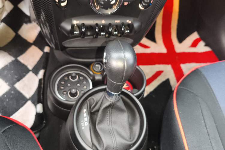 Used MINI Countryman 2011 1.6L COOPER Fun Gear Lever