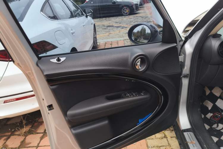 Used MINI Countryman 2011 1.6L COOPER Fun Left Front Door Interior