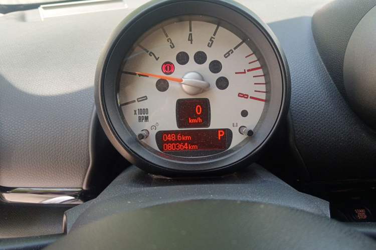 Used MINI Countryman 2011 1.6L COOPER Excitement Odometer Close Up