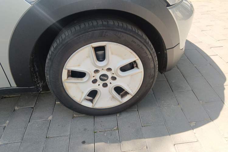 Used MINI Countryman 2011 1.6L COOPER Excitement Right Front Wheel Hub