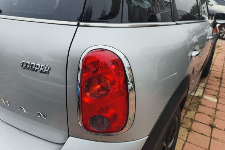 Used MINI Countryman 2011 1.6L COOPER Fun Right Rear Taillight
