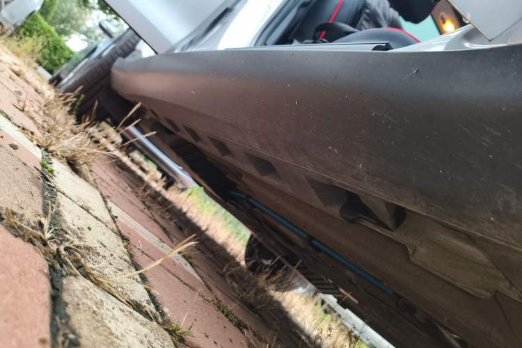 Used MINI Countryman 2011 1.6L COOPER Fun Right Side Sill