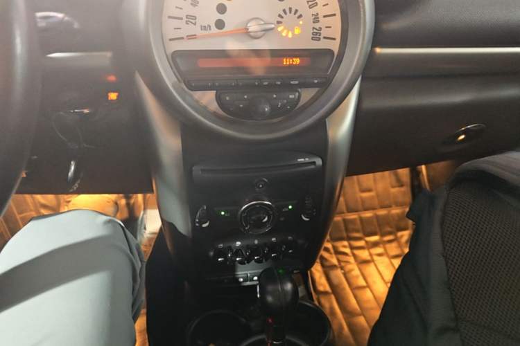 Used MINI Countryman 2011 1.6L ONE Audio And AC Panel