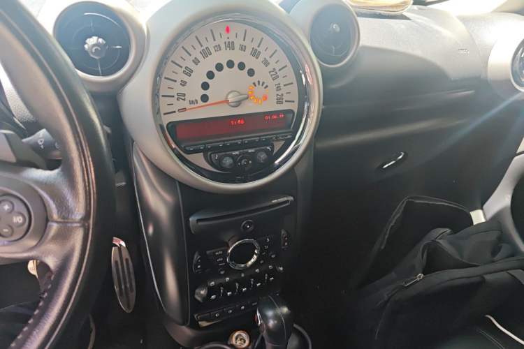 Used MINI Countryman 2011 1.6T COOPER S ALL4 5-seater model Audio And AC Panel