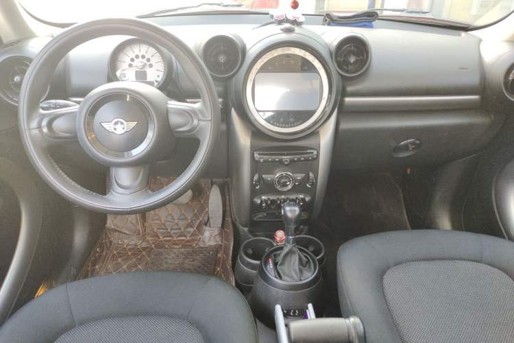 Used MINI Countryman 2011 1.6L ONE Center Console