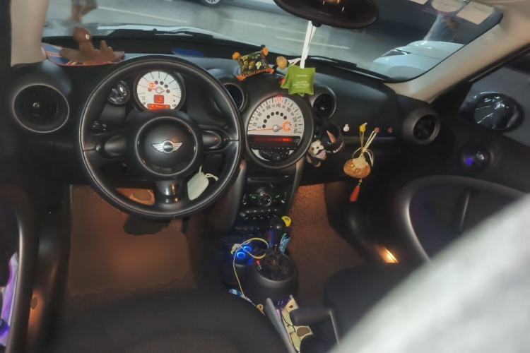 Used MINI Countryman 2011 1.6L ONE Center Console