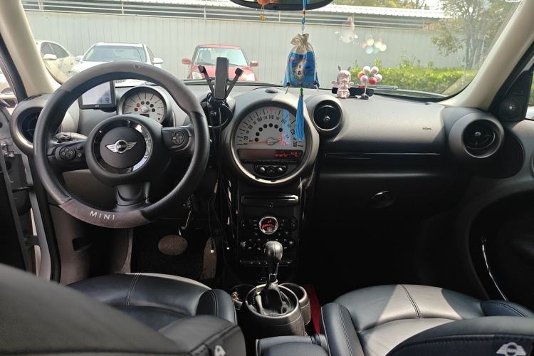 Used MINI Countryman 2011 1.6L COOPER Excitement Center Console