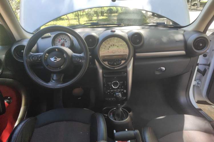 Used MINI Countryman 2011 1.6L COOPER Fun Center Console