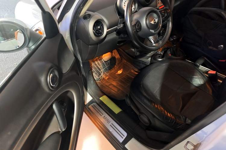 Used MINI Countryman 2011 1.6L ONE Driver Seat