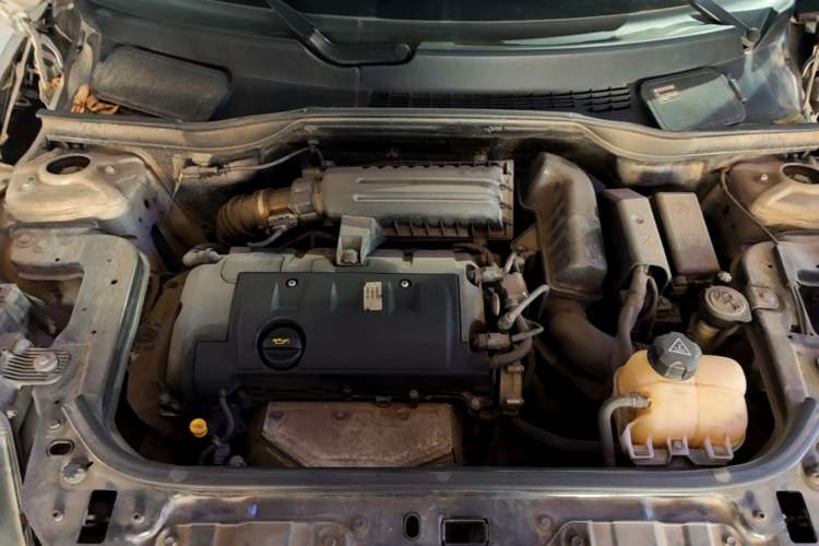 Used MINI Countryman 2011 1.6L ONE Engine Bay