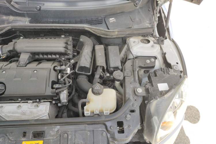 Used MINI Countryman 2011 1.6L ONE Engine Bay Left