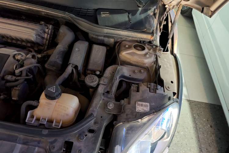 Used MINI Countryman 2011 1.6L ONE Engine Bay Left
