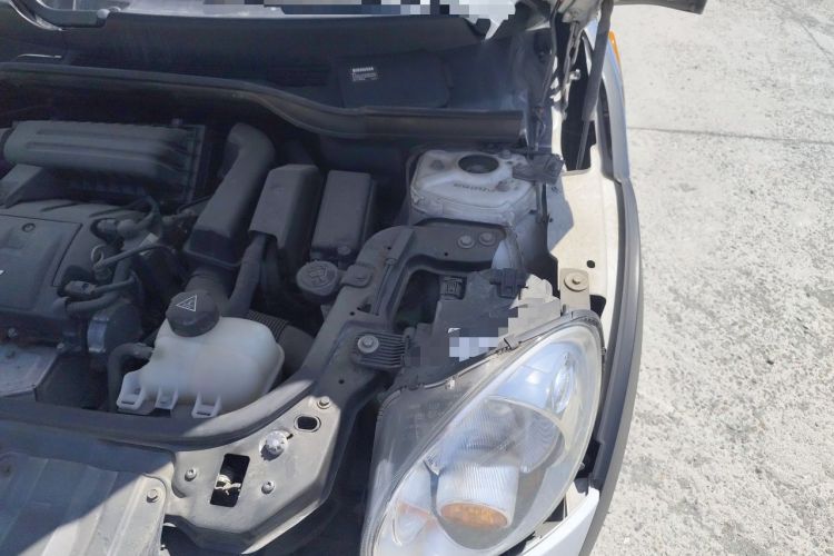 Used MINI Countryman 2011 1.6L COOPER Fun Engine Bay Left