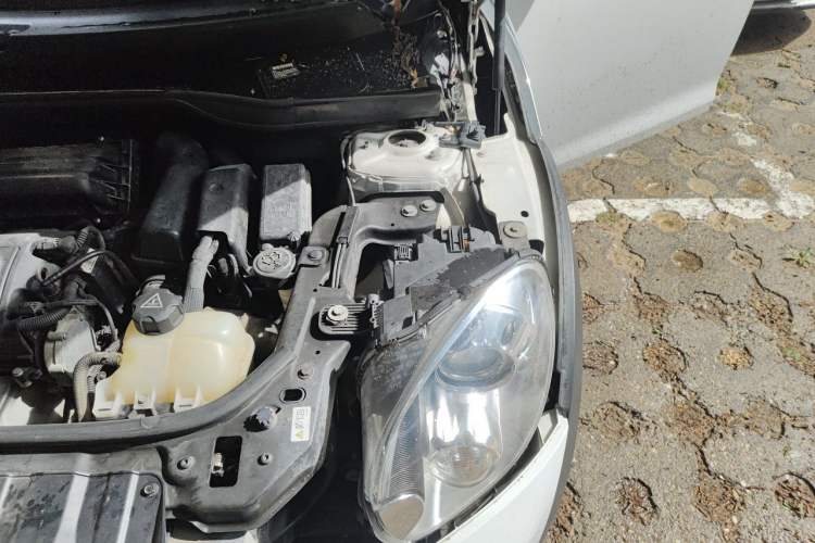 Used MINI Countryman 2011 1.6L COOPER Fun Engine Bay Left