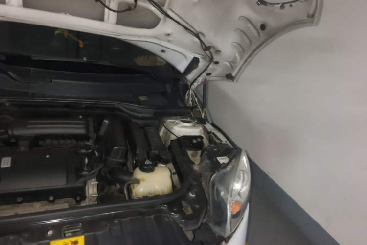 Used MINI Countryman 2011 1.6L ONE Engine Bay Left