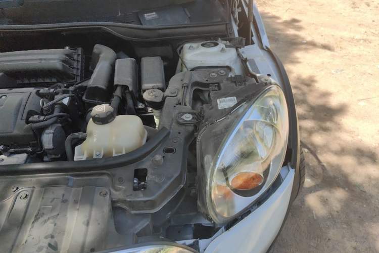 Used MINI Countryman 2011 1.6L COOPER Fun Engine Bay Left