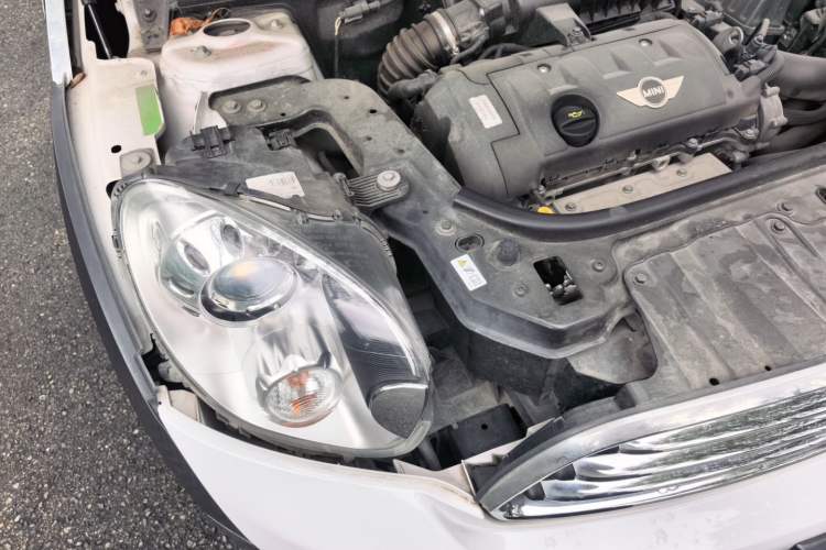 Used MINI Countryman 2011 1.6L COOPER Excitement Engine Bay Right