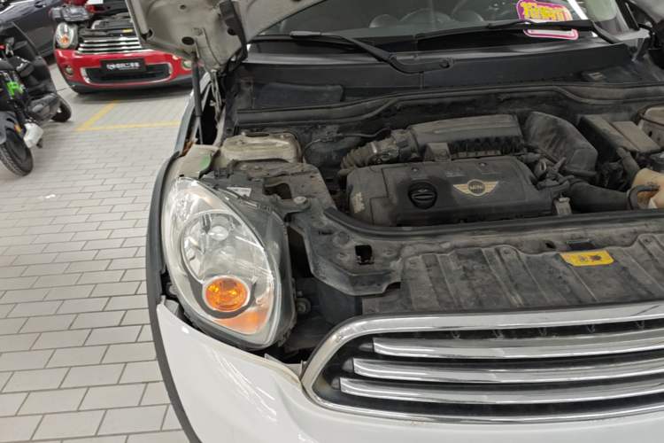 Used MINI Countryman 2011 1.6L COOPER Excitement Engine Bay Right