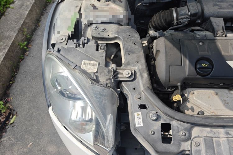 Used MINI Countryman 2011 1.6L COOPER Excitement Engine Bay Right