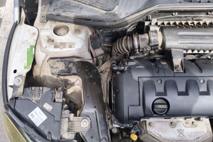 Used MINI Countryman 2011 1.6L ONE Engine Bay Right