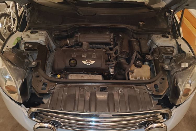 Used MINI Countryman 2011 1.6L COOPER Fun Engine Bay