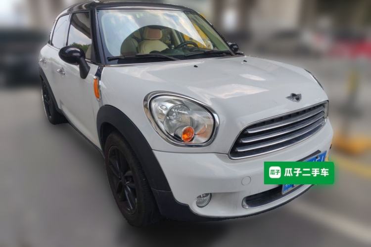 Used MINI Countryman  Front Right 45 Deg