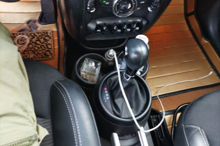 Used MINI Countryman 2011 1.6L COOPER Fun Gear Lever