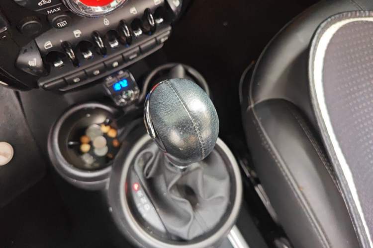 Used MINI Countryman 2011 1.6L COOPER Excitement Gear Lever