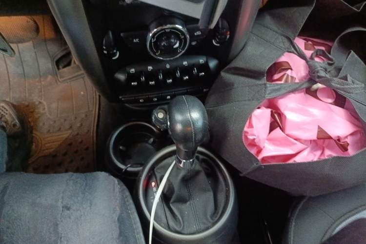 Used MINI Countryman 2011 1.6L ONE Gear Lever