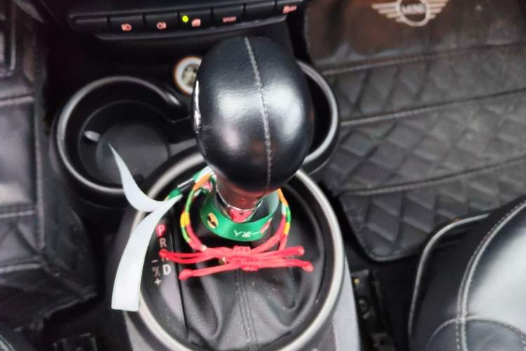 Used MINI Countryman 2011 1.6L COOPER Excitement Gear Lever
