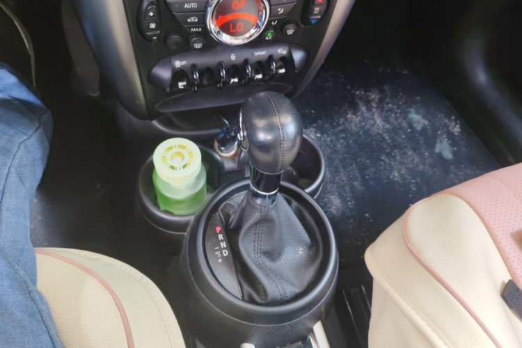 Used MINI Countryman  Gear Lever