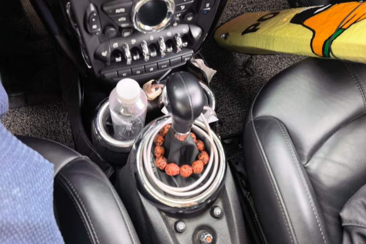 Used MINI Countryman 2011 1.6L COOPER Excitement Gear Lever