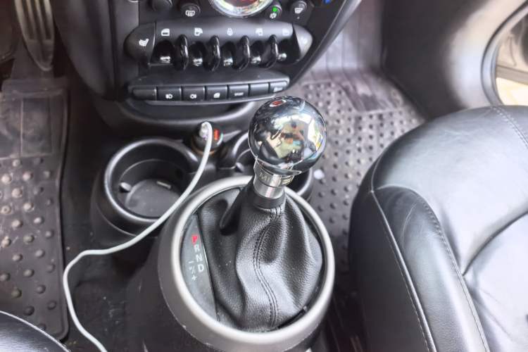 Used MINI Countryman 2011 1.6T COOPER S ALL4 Gear Lever