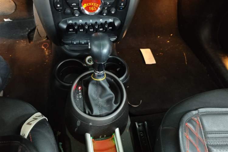Used MINI Countryman 2011 1.6L COOPER Excitement Gear Lever