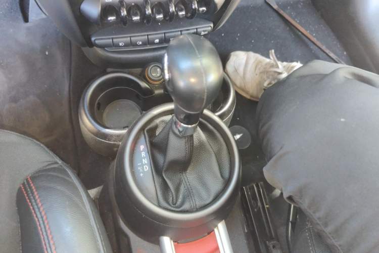 Used MINI Countryman 2011 1.6L COOPER Fun Gear Lever