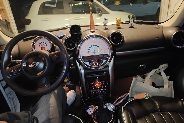 Used MINI Countryman 2011 1.6L COOPER Fun Interior 2