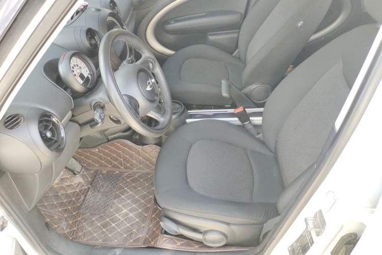 Used MINI Countryman 2011 1.6L ONE Left Front Seat