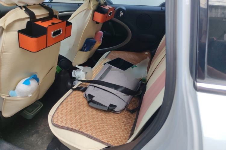Used MINI Countryman  Left Rear Seat