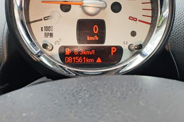 Used MINI Countryman 2011 1.6T COOPER S ALL4 Odometer Close Up