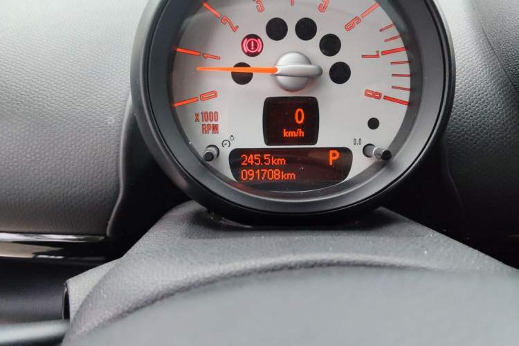 Used MINI Countryman 2011 1.6L COOPER Excitement Odometer Close Up