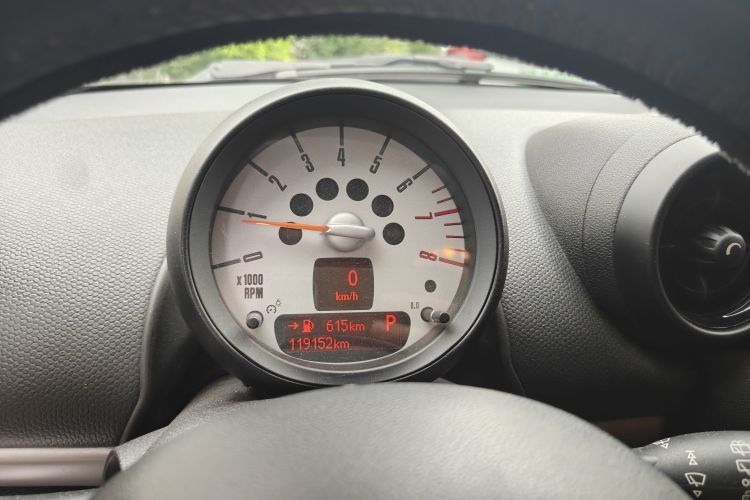 Used MINI Countryman 2011 1.6L ONE Odometer Close Up